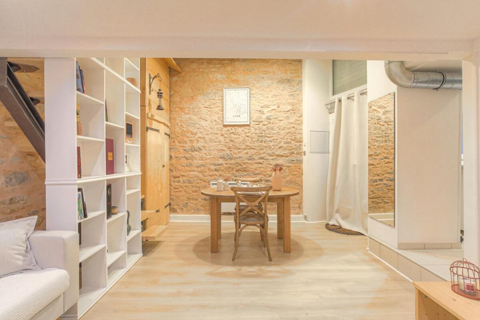 Duplex De Caractere En Hypercentre Apartment Lyon Exterior photo